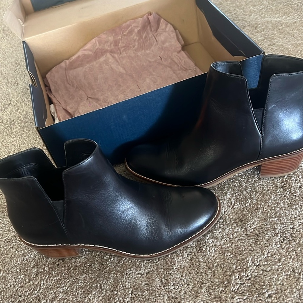 Very good condition. Used a couple of times!!
